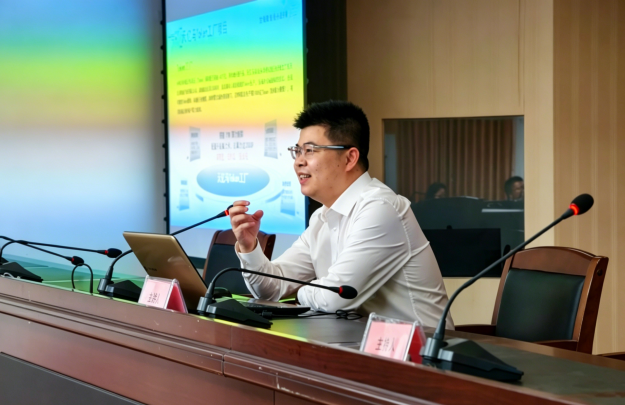 天亿马副总经理林树生受邀出席汕头市龙湖区词元经济专题会并作分享