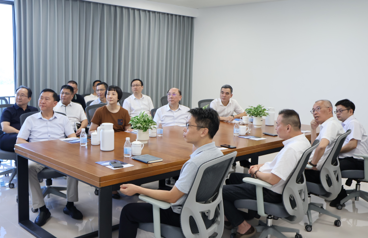 汕头综保区党委书记、管委会主任陈春松带队调研天亿马国际词元（Token）工厂